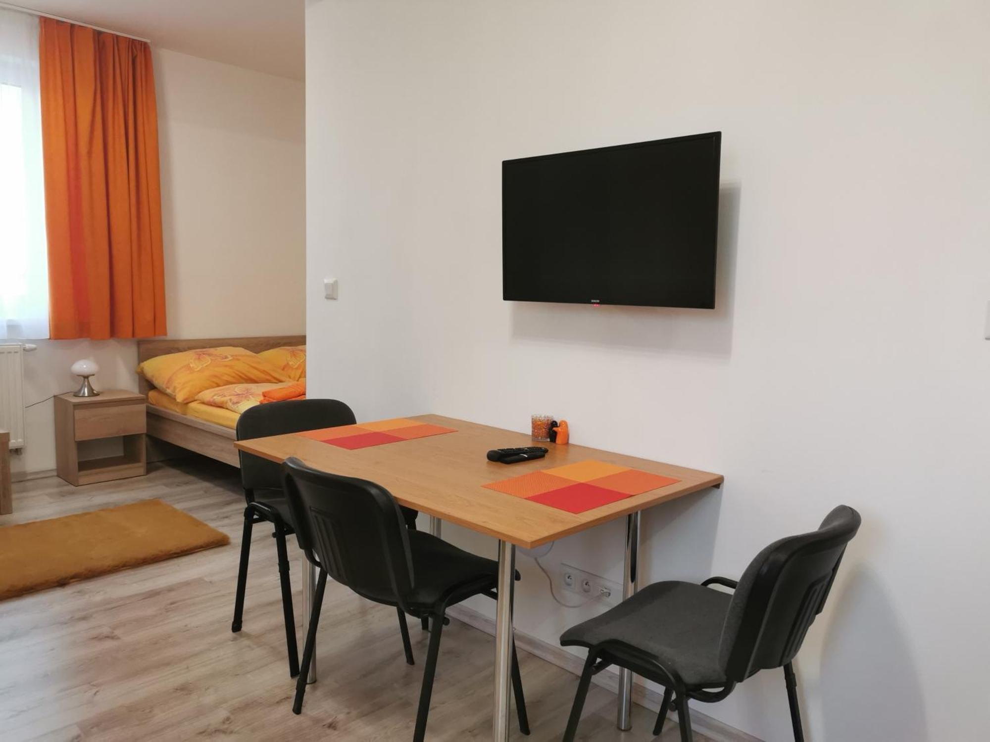 Comenius Apartments - Apartmany Na Rohu Svidnik Oda fotoğraf