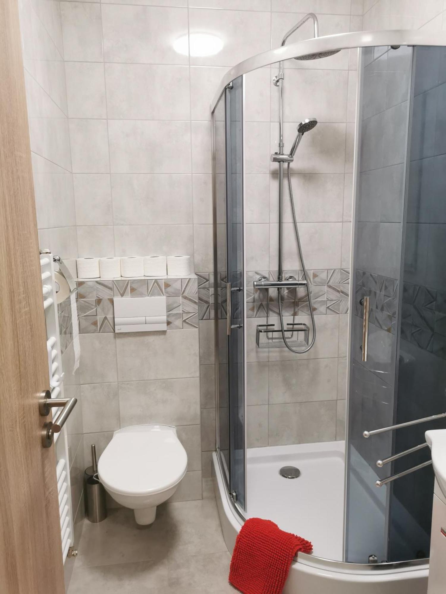 Comenius Apartments - Apartmany Na Rohu Svidnik Oda fotoğraf